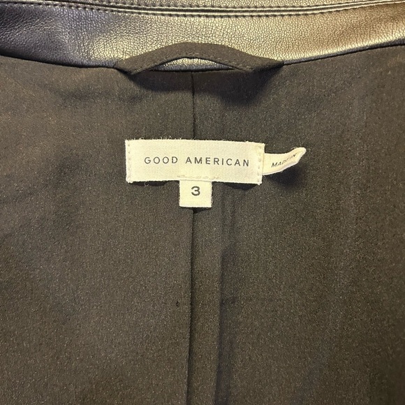 Good American Better Than Leather Sculpted Blazer, size 3 (large). - Picture 9 of 11
